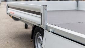 2700P552T225 Платформний причіп (з аксесуарами)