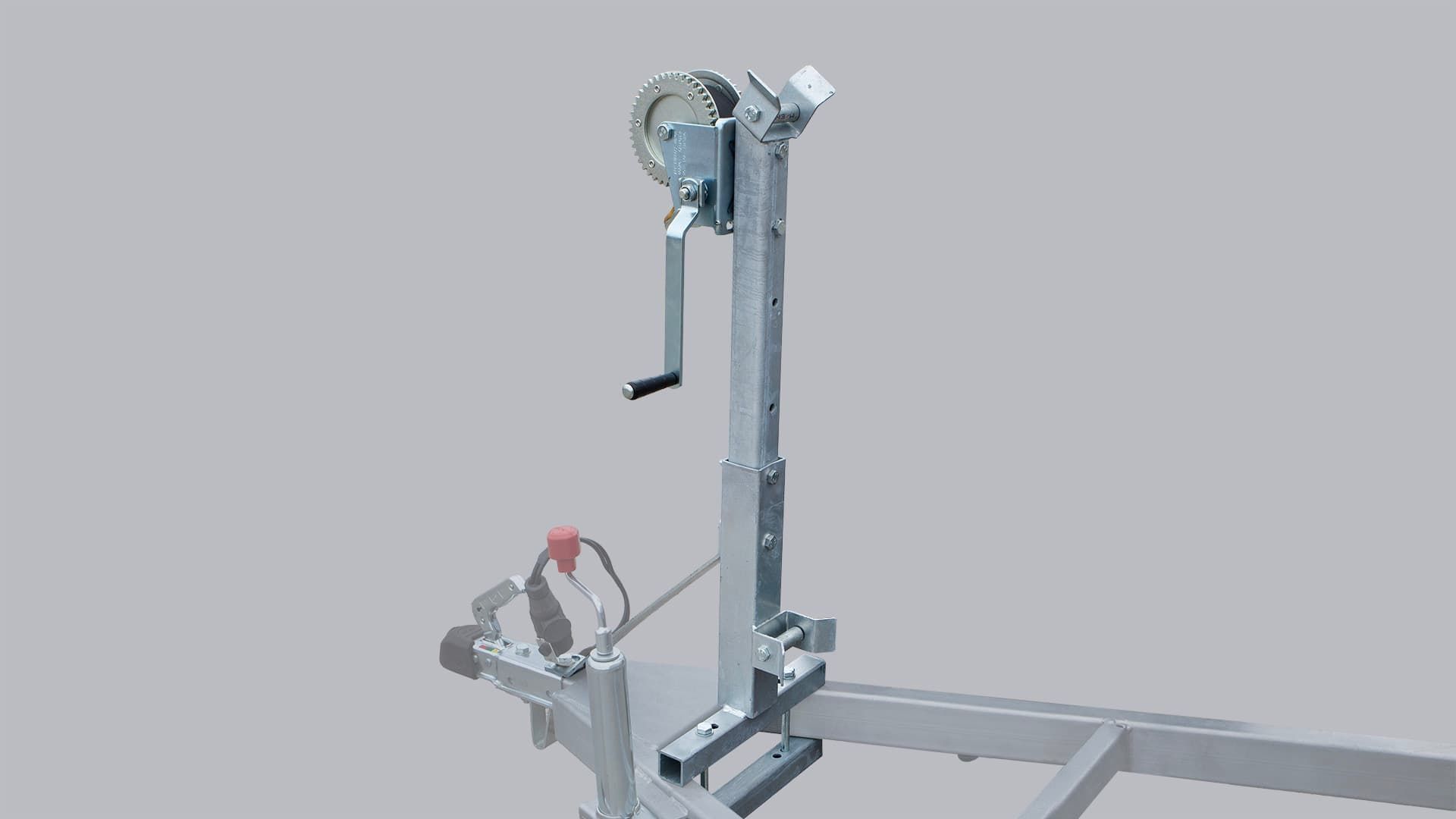 Включає лебідку 800 кг.